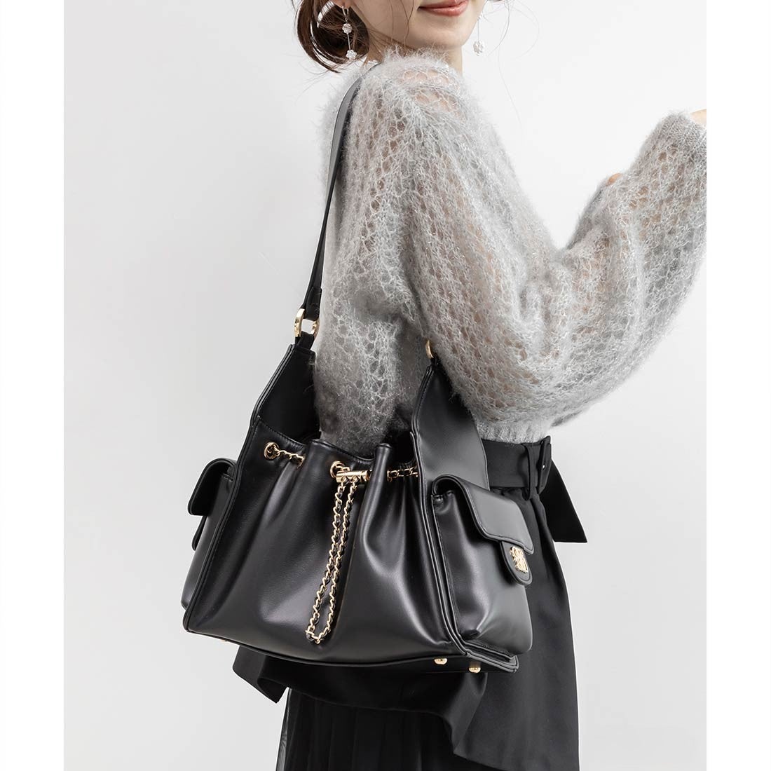 ランダ RANDA 巾着デザインショルダーバッグ （BLACK） -靴