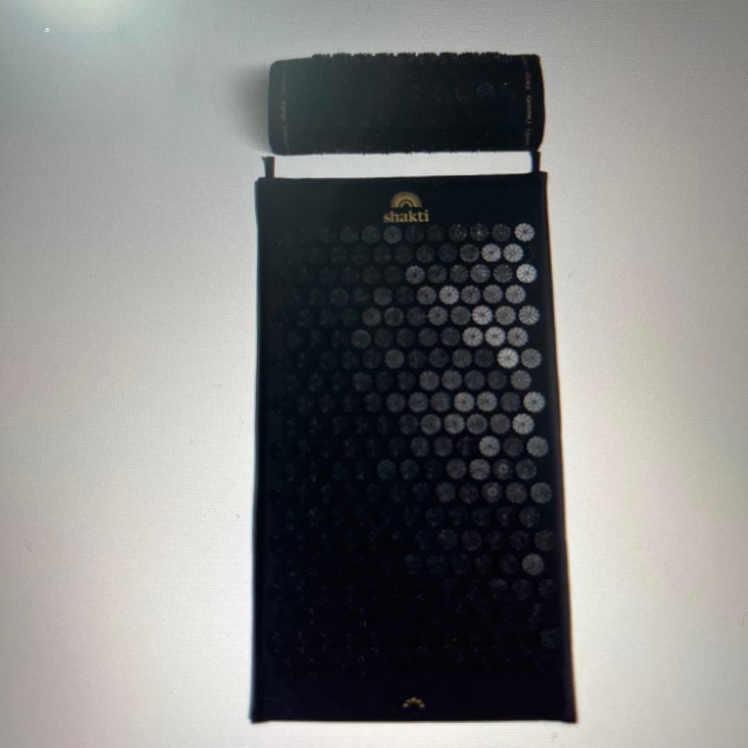 正規品　シャクティマット　極上のシャクティセット　ブラック Amazon.co.jp: 【正規品】シャクティ 指圧マット・枕 究極セット