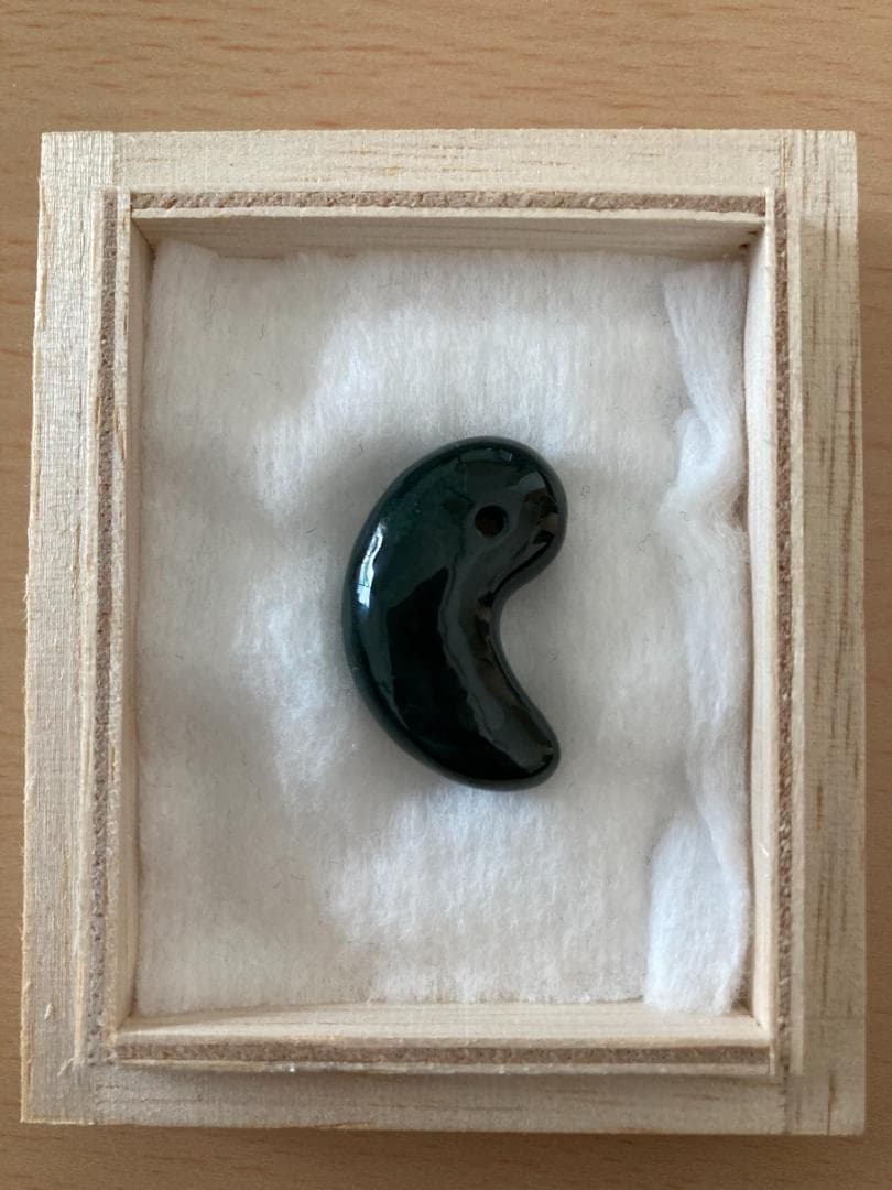 出雲石　青石　碧玉勾玉　26.4ｍｍ　甲州加工