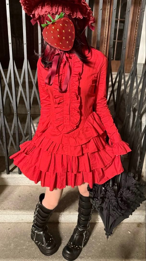 ゴスロリ・ロリータ 赤いフリルワンピース NANA大崎ナナコスプレ NANAの大崎ナナがレンのライブに初めて着ていった赤いワンピース（画像