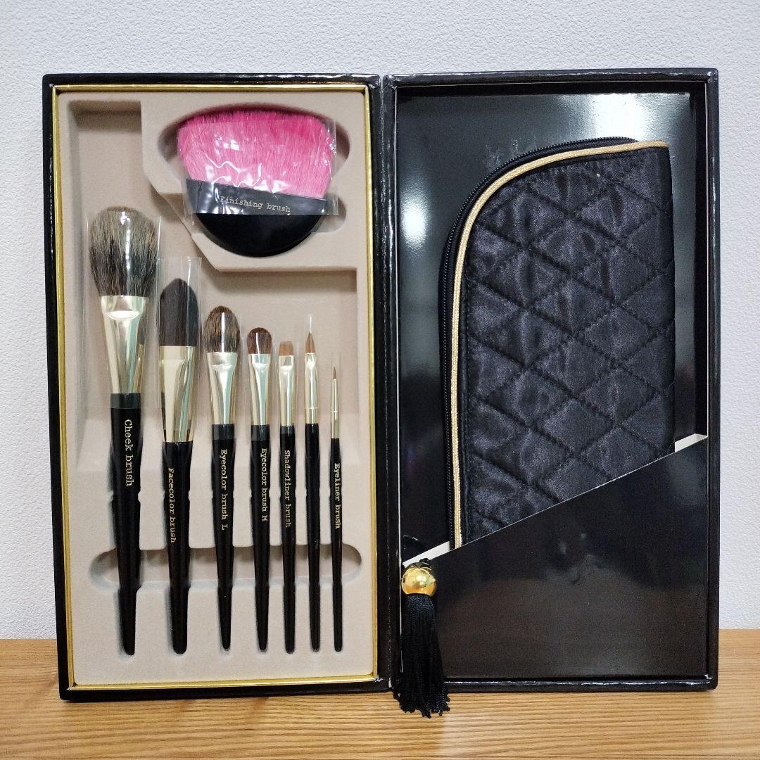 【未使用品】カネボウ アーティストセレクション メイクブラシセット 未使用品】カネボウ アーティストセレクション メイクブラシセット