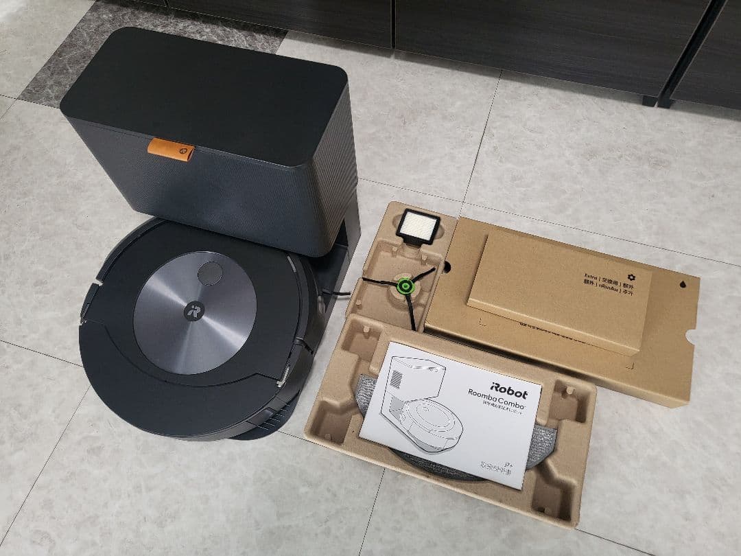 【美品】ルンバ コンボ Roomba Combo J7+ 国内正規品】 ロボット掃除機 「ルンバ」combo（コンボ）j7+