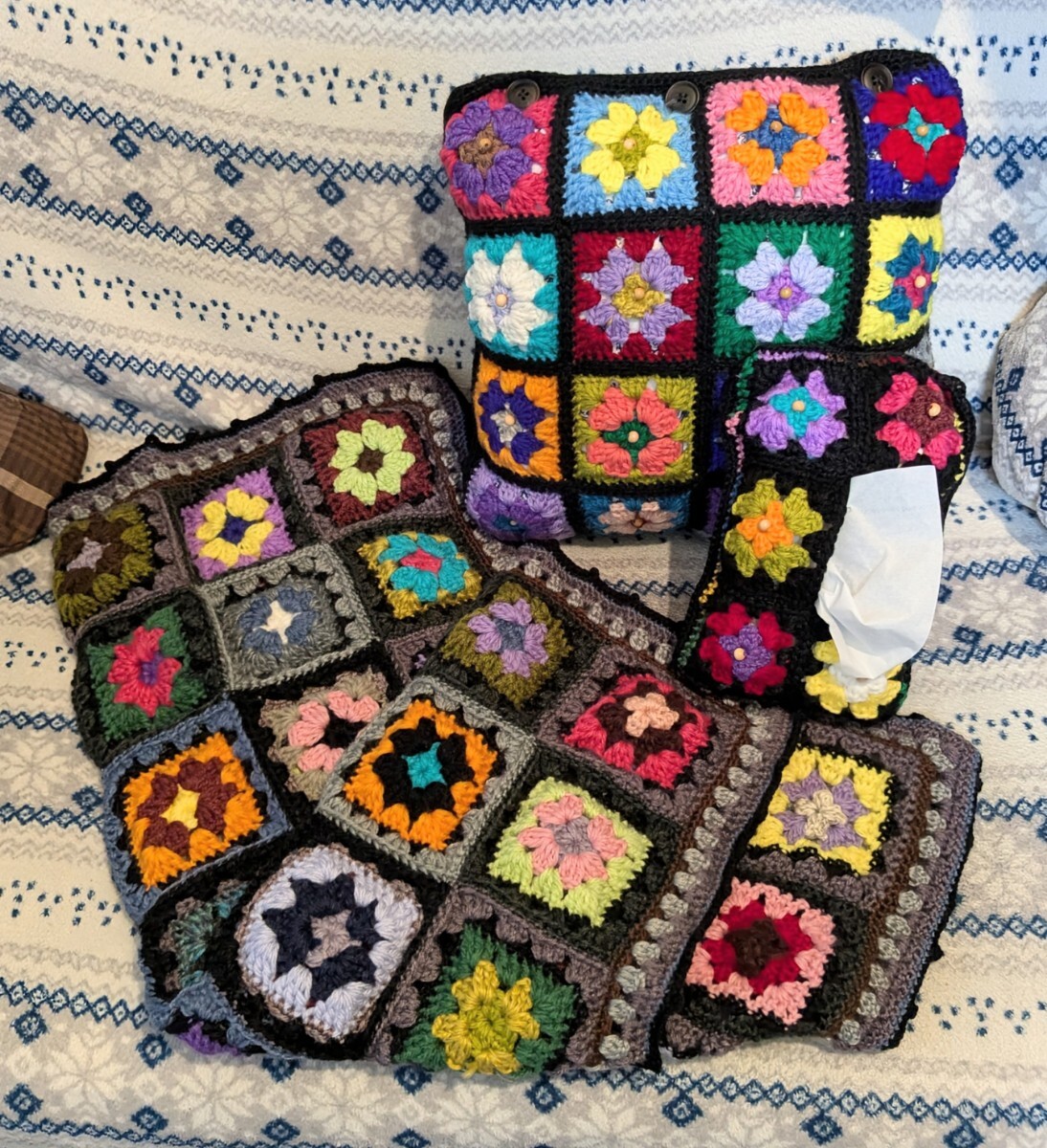 グラニースクエア 3品セット クッション＆ひざ掛け＆ティッシュカバー